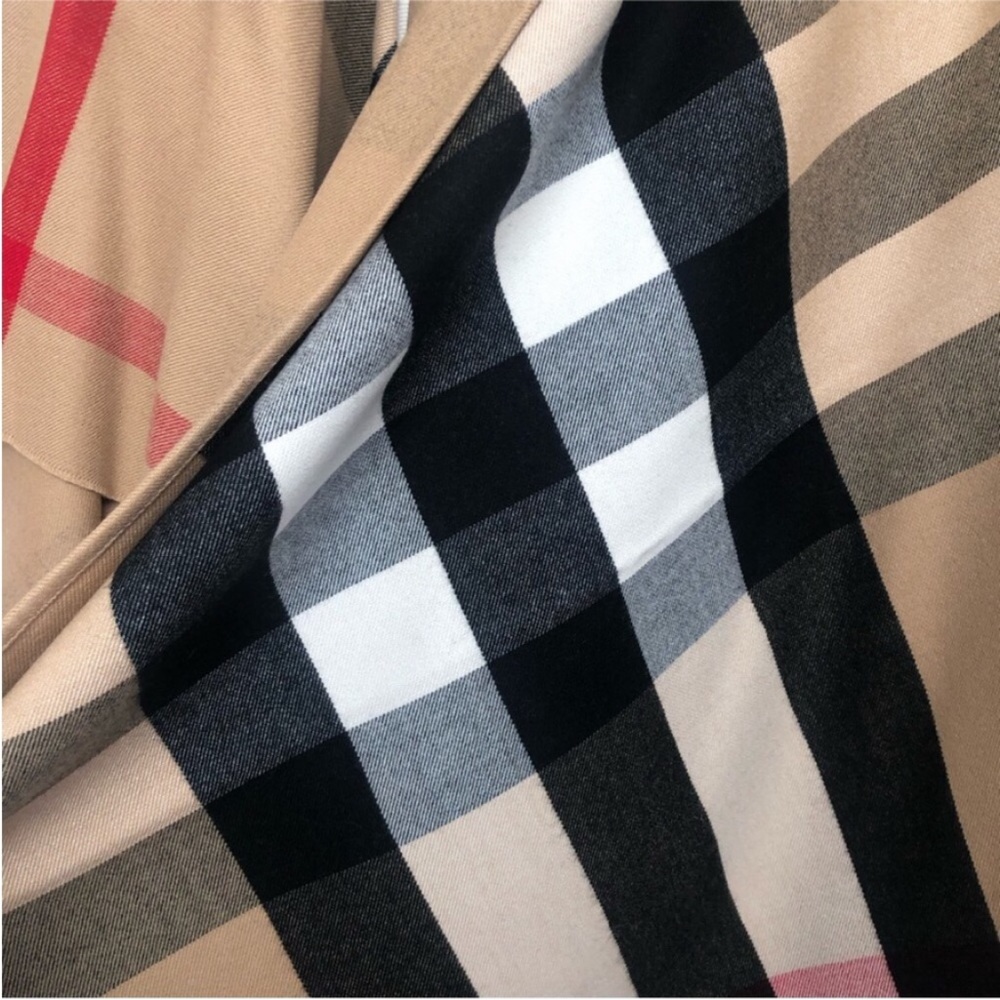 NWT Burberry Charlotte Reversible Wool 140 X 140 Cape Scarf Wrap poncho - Picture 7 of 10